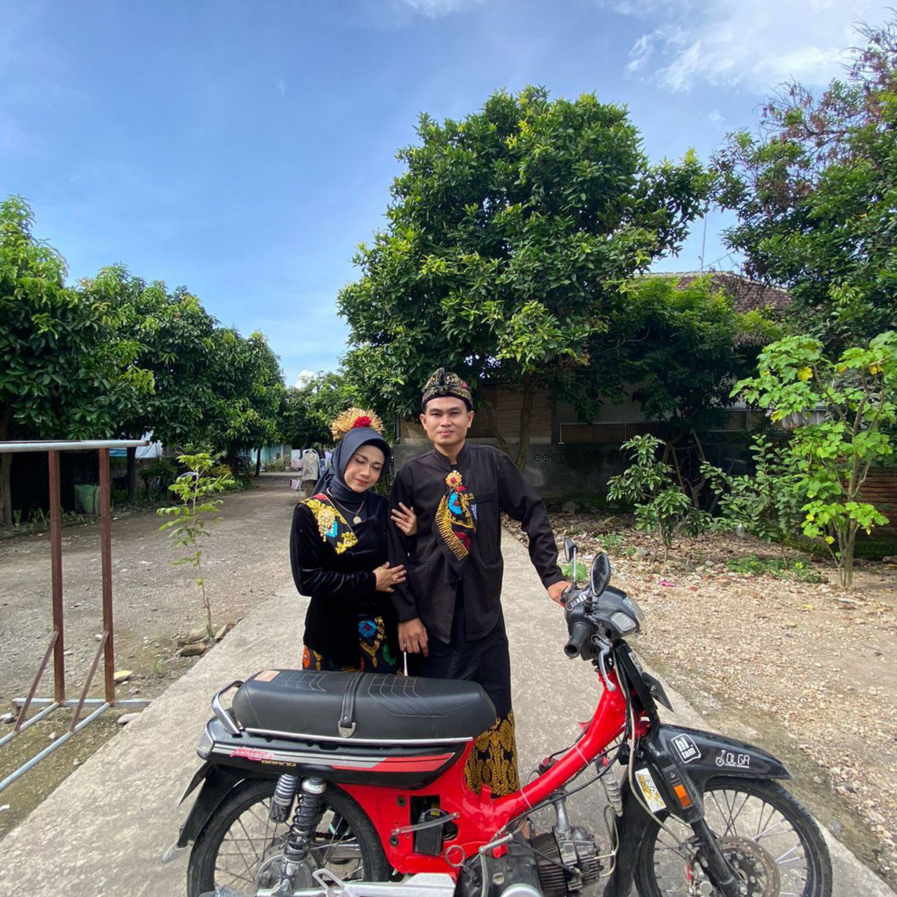 photo 6071355084203214134 y