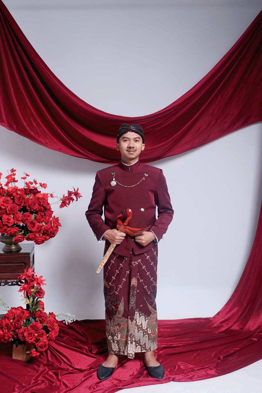 photo 6071353288910637965 y