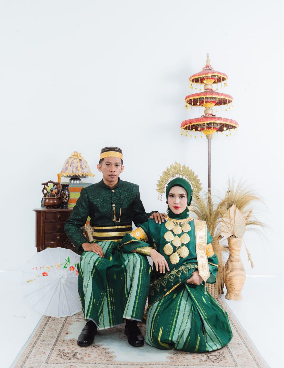 photo 6183908404460456942 y