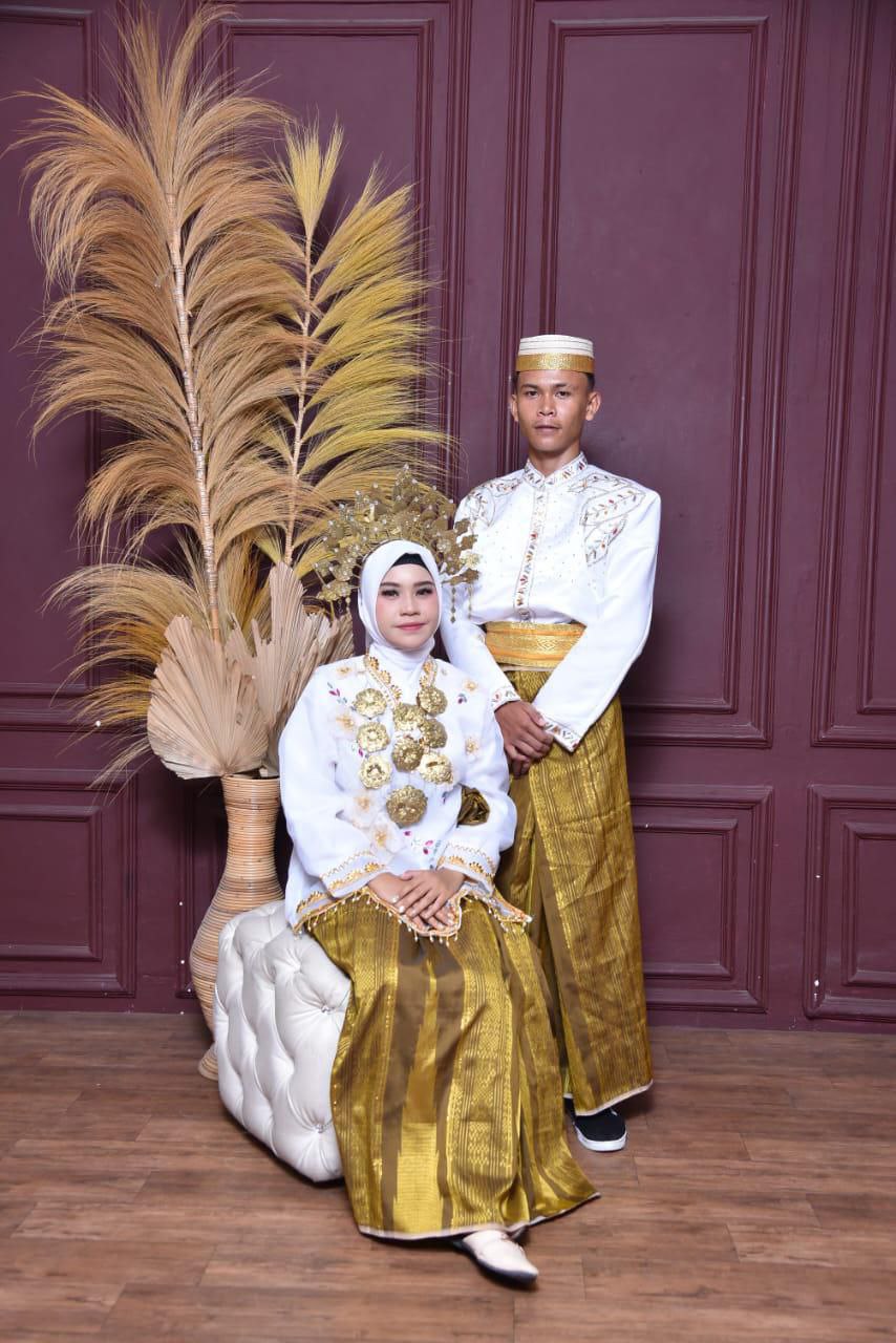 photo 6208525451899112482 y