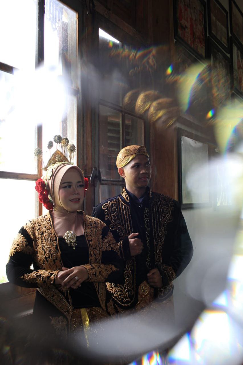 photo 6215087706660867298 y