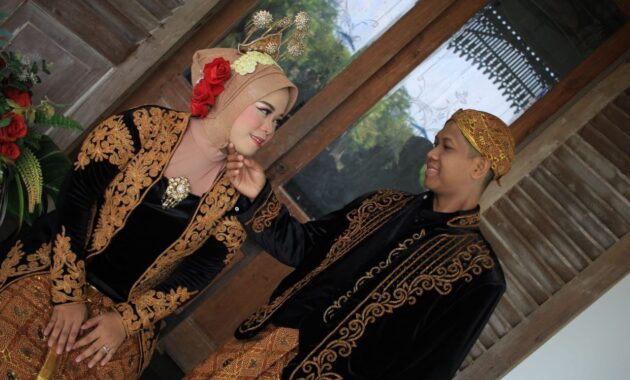 photo 6215087706660867302 y