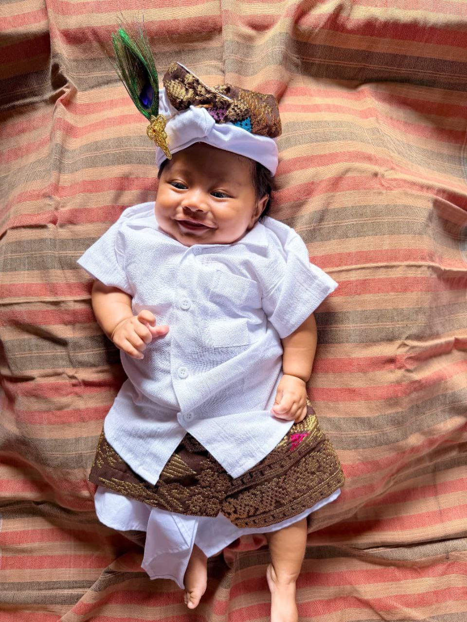 photo 6267087013152492871 y.jpg