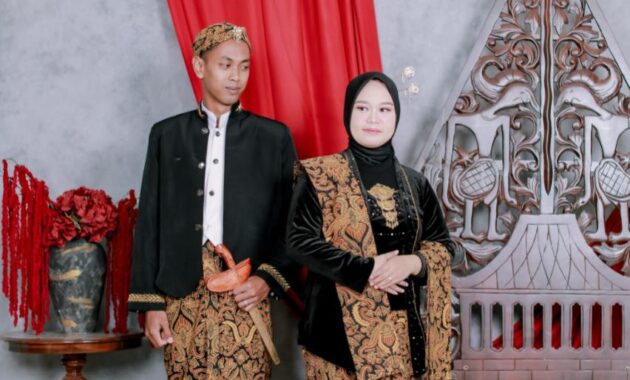 photo 6325435359344397928 y