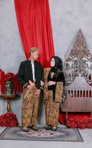 photo 6325435359344397931 y