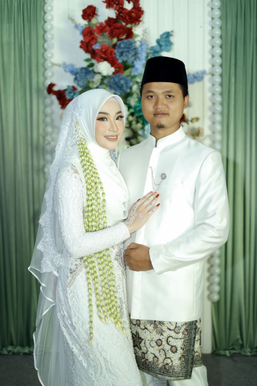 photo 6332326625780897719 y